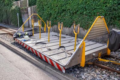 Stuttgart Sued: Fahrradwagen der Zahnradbahn entgleist